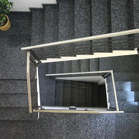 桑特塞洛尼酒店