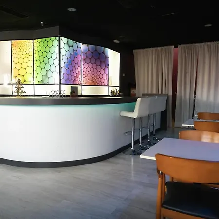 Hotel Sant Celoni 3* سان سيلوني