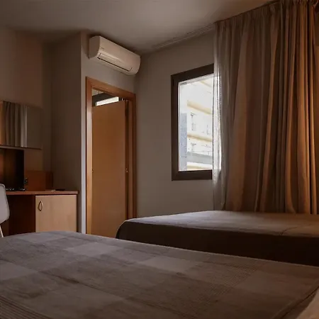 מלון Hotel Sant Celoni