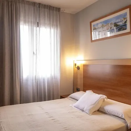 Hotel Sant Celoni מלון