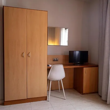 מלון Hotel Sant Celoni