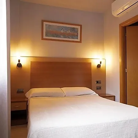 Hotel Sant Celoni Hotell 3*