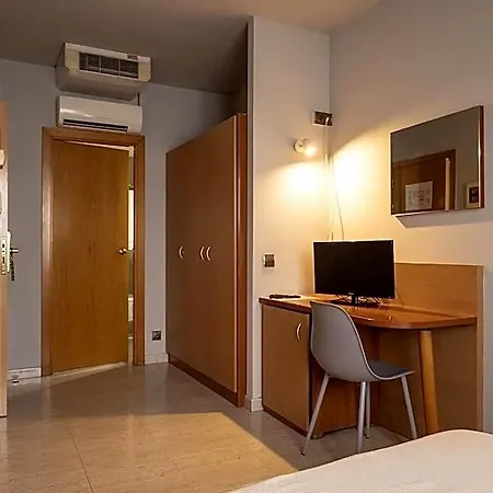Hotel Sant Celoni Hotell 3*