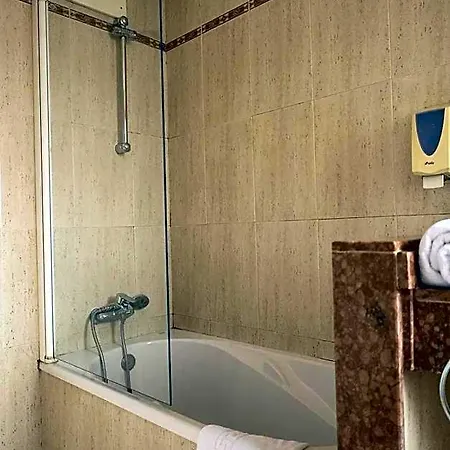 Hotel Sant Celoni Hotell
