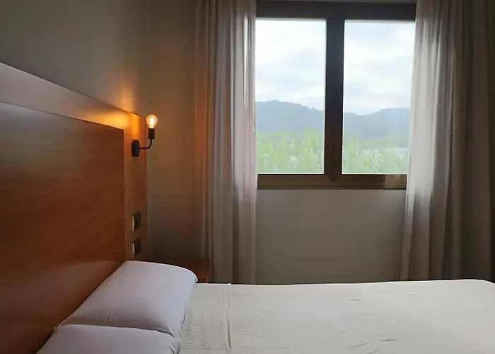 Hotel Sant Celoni מלון סנט סלוני